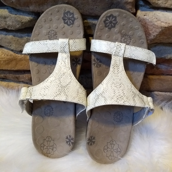 Vionic Orthaheel Molly Sandles - Picture 6 of 7